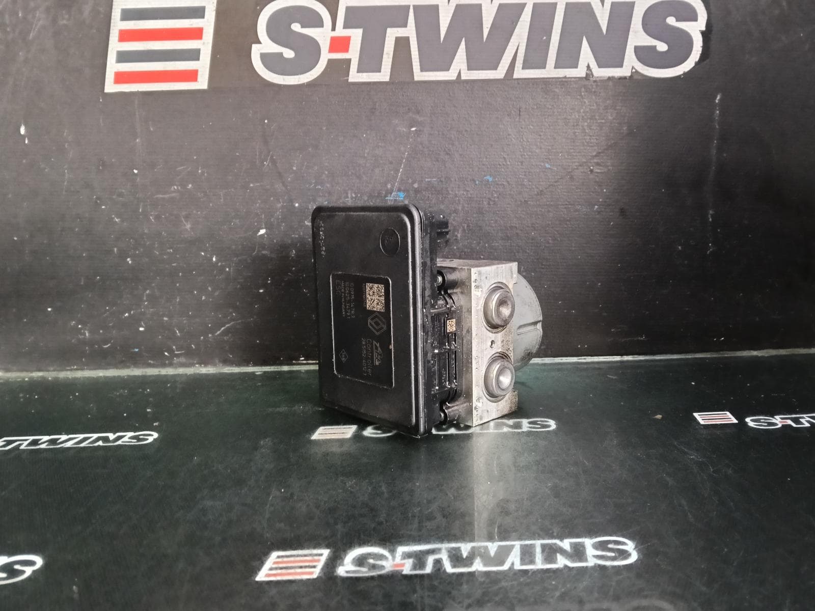 2020 RENAULT TRAFIC ABS PUMP MODULATOR X82, P/N 476609775R, 01/15- 0000417461