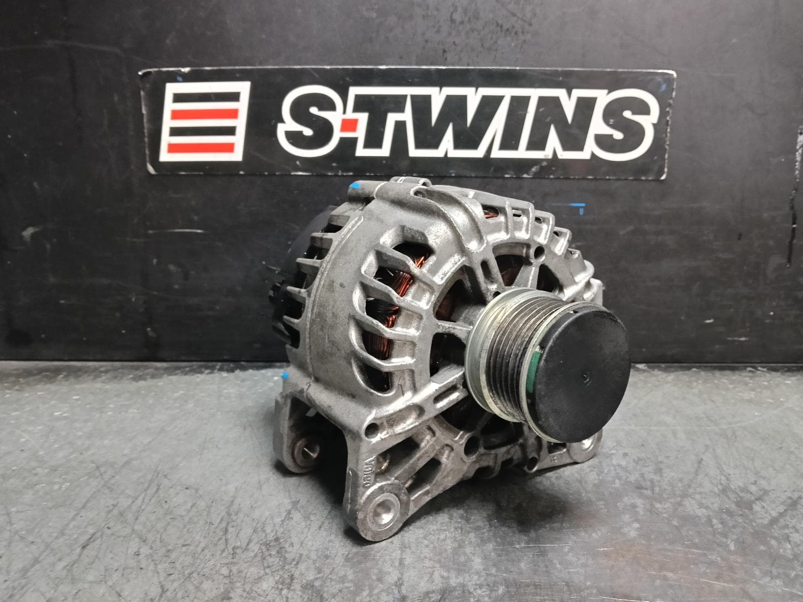 Used auto part listing image: 2021 RENAULT KANGOO ALTERNATOR X61, DIESEL, 1.5, TURBO, 10/10-02/22 0000417550
