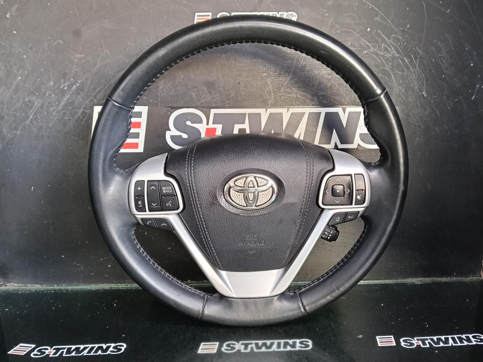 2018 TOYOTA KLUGER STEERING WHEEL GSU50/GSU55, LEATHER, 12/13-02/21 0000415339