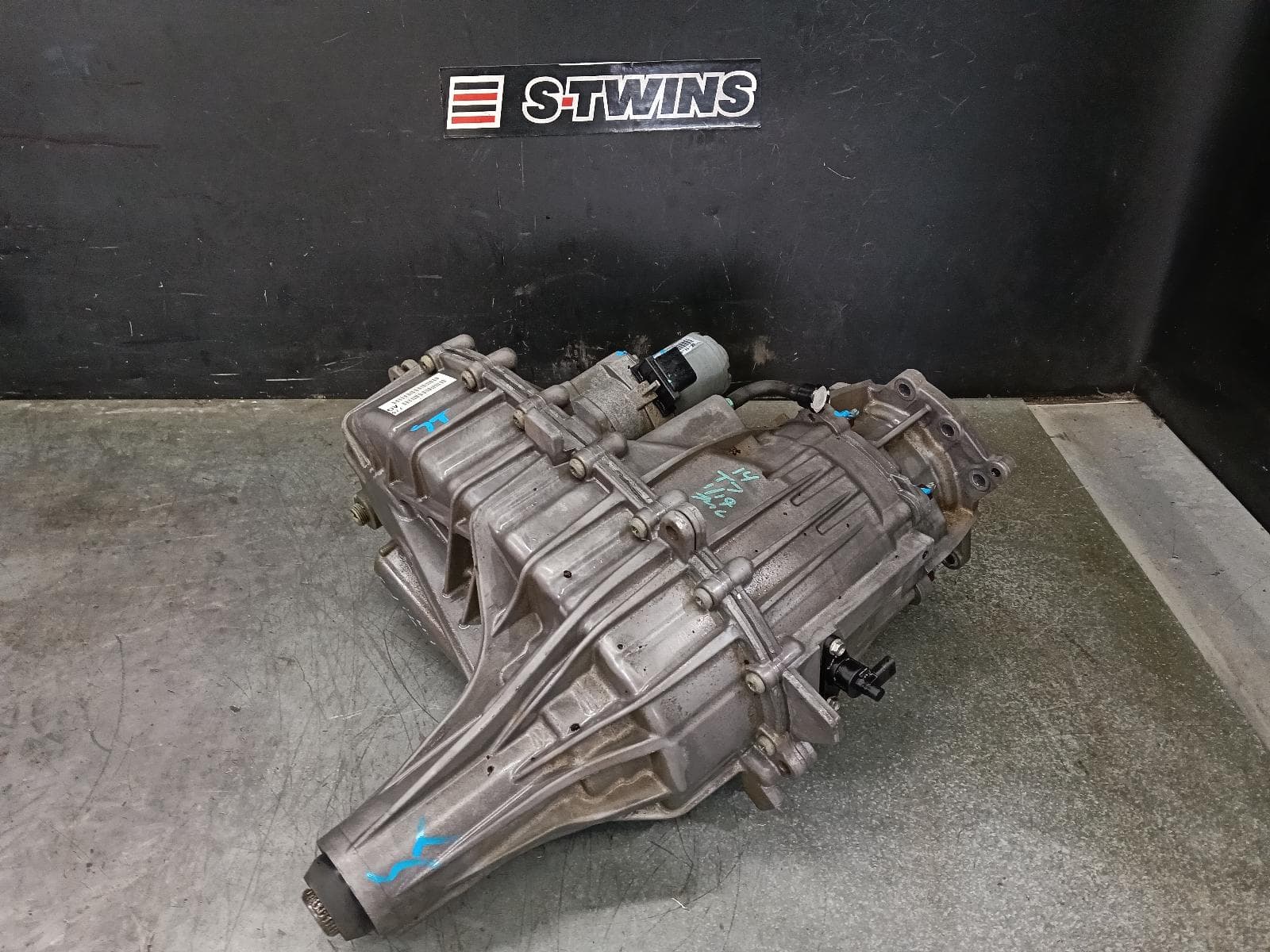 2014 VOLKSWAGEN AMAROK TRANSFER CASE 2H, W/ SELF LOCKING CENTRE DIFF, NON LOW RANGE TYPE, 10/10-09/22 0000417618