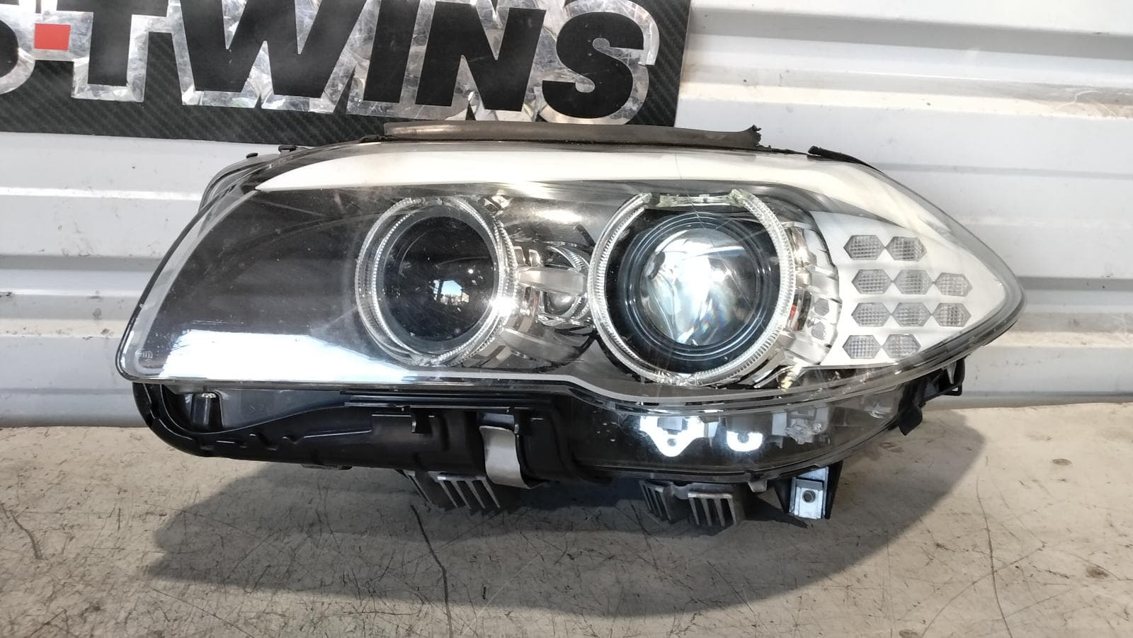 2013 BMW 5 SERIES LEFT HEADLAMP F10/F11, SEDAN/WAGON, XENON, NON ADAPTIVE TYPE, 05/10-07/13 0000417072
