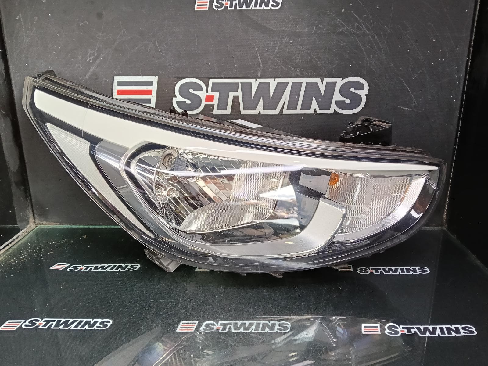 2017 HYUNDAI ACCENT RIGHT HEADLAMP RB, ACTIVE, HALOGEN TYPE, 09/14-12/19 0000391086