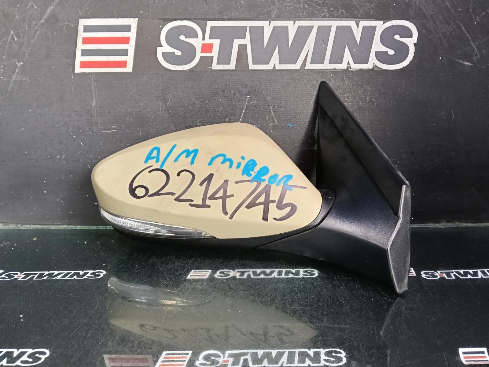 2017 HYUNDAI ACCENT RIGHT DOOR MIRROR RB, W/ ELECT ADJ, MANUAL FOLD, NON HEATED, INDICATOR TYPE, 05/11-12/19 0000391089