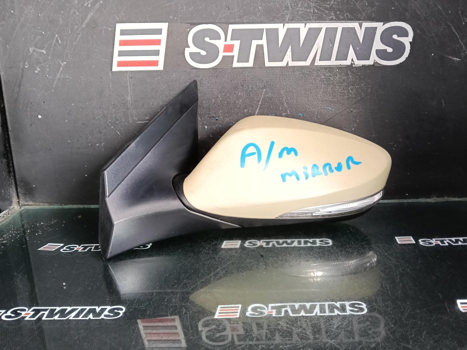 2017 HYUNDAI ACCENT LEFT DOOR MIRROR RB, W/ ELECT ADJ, MANUAL FOLD, NON HEATED, INDICATOR TYPE, 05/11-12/19 0000391092