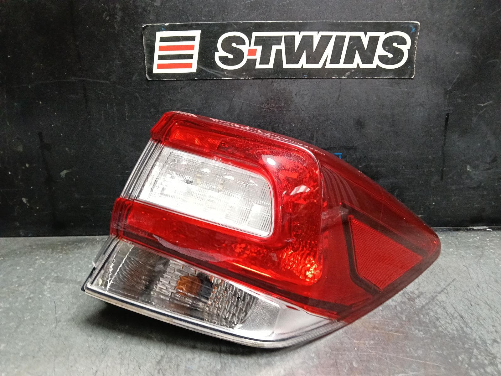 2019 SUBARU XV RIGHT TAILLIGHT W/ CHROME INSERT TYPE, G5X, 03/17-04/20 0000417895