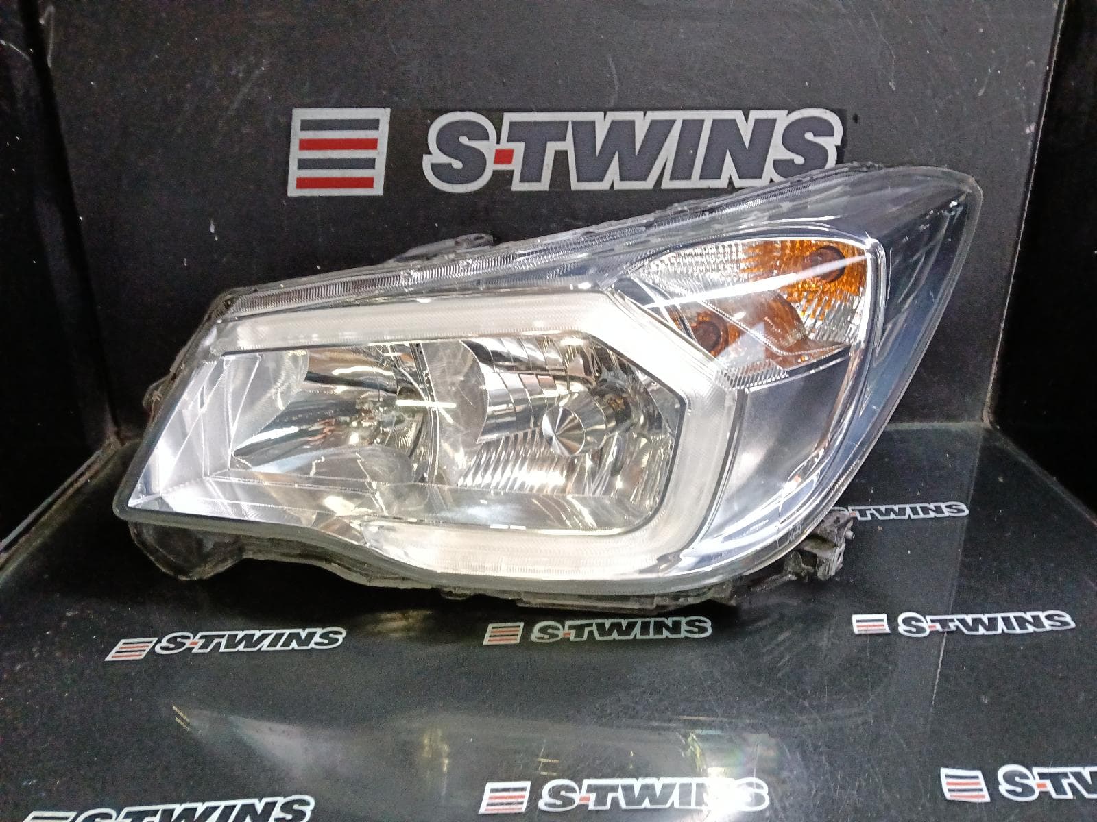 2015 SUBARU FORESTER LEFT HEADLAMP SJ, XENON TYPE, CHROME INSERT, 12/12-01/16 0000417983