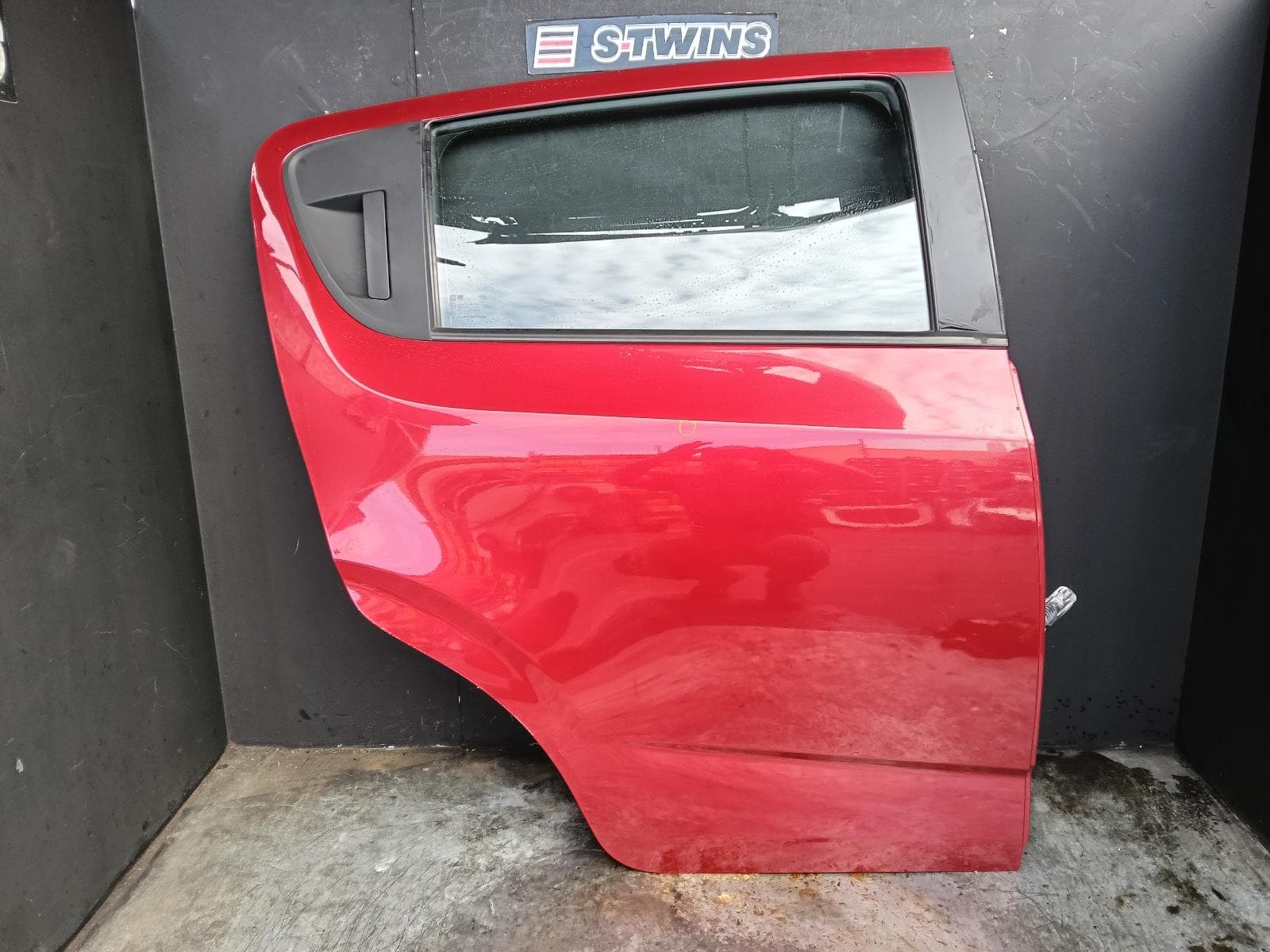 2013 HOLDEN BARINA RIGHT REAR DOOR SLIDING TM, HATCH, 09/11-12/18 0000417786