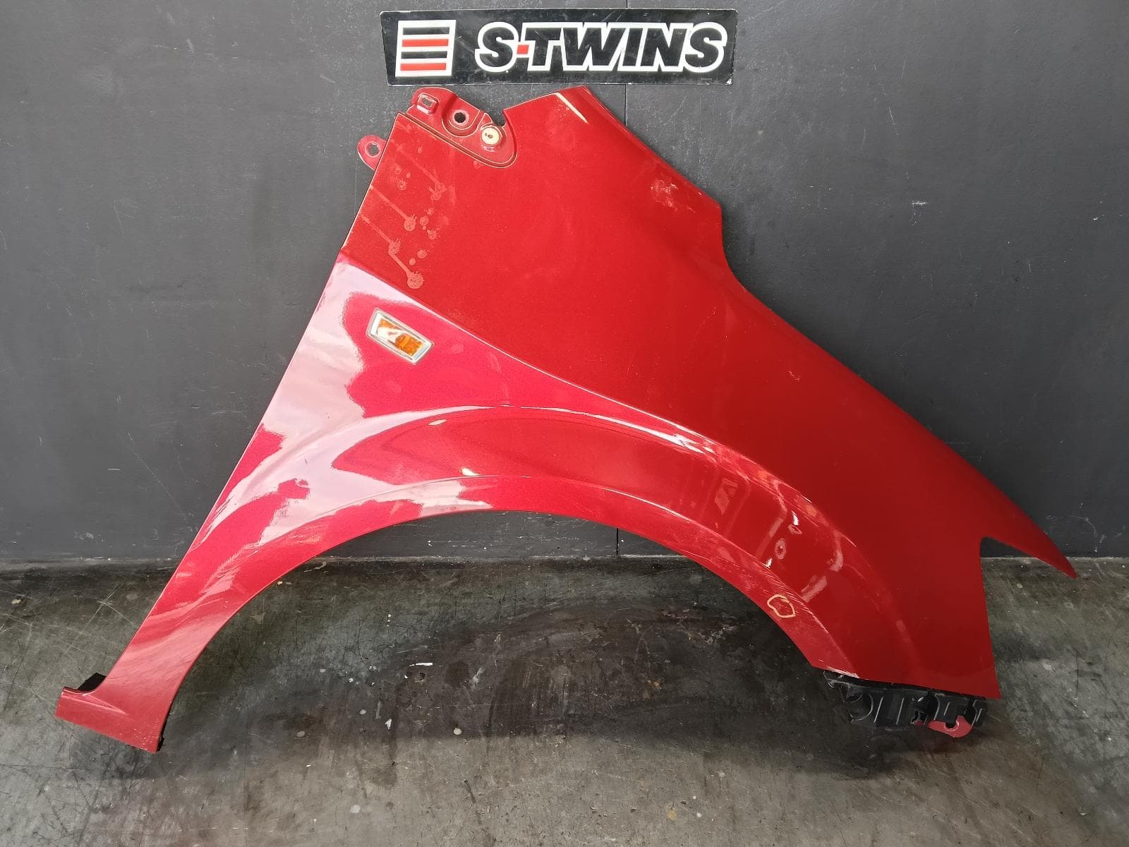 Used auto part listing image: 2013 HOLDEN BARINA RIGHT GUARD TM, NON SKIRT TYPE, 09/11-12/18 0000417845