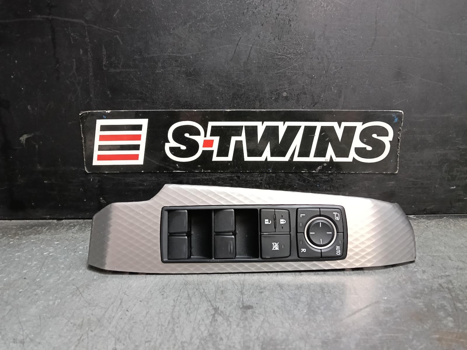 2019 LEXUS IS SERIES PWR DR WIND SWITCH RH FRONT (MASTER SWITCH), XE30, 04/13-11/25 0000418070