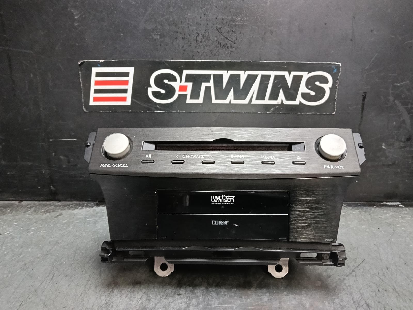 Used auto part listing image: 2019 LEXUS IS SERIES HEAD UNIT, MARK LEVINSON TYPE, XE30, 04/13-08/20 0000418081