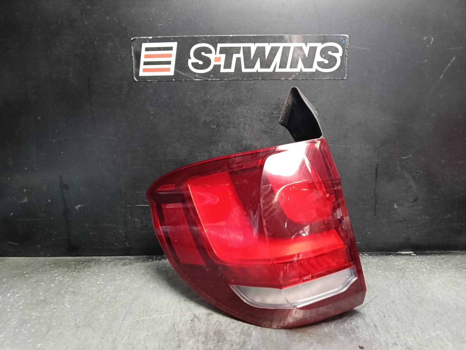 Used auto part listing image: 2016 BMW X5 LEFT TAILLIGHT F15/F85, 09/13-07/18 0000417953