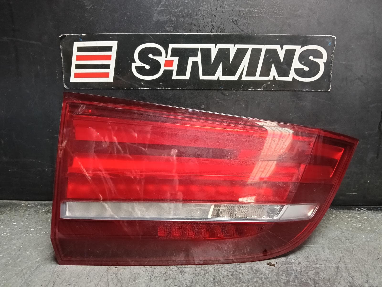2016 BMW X5 REAR GARNISH TAILGATE LAMP (LH SIDE), F15, 09/13-07/18 0000417954