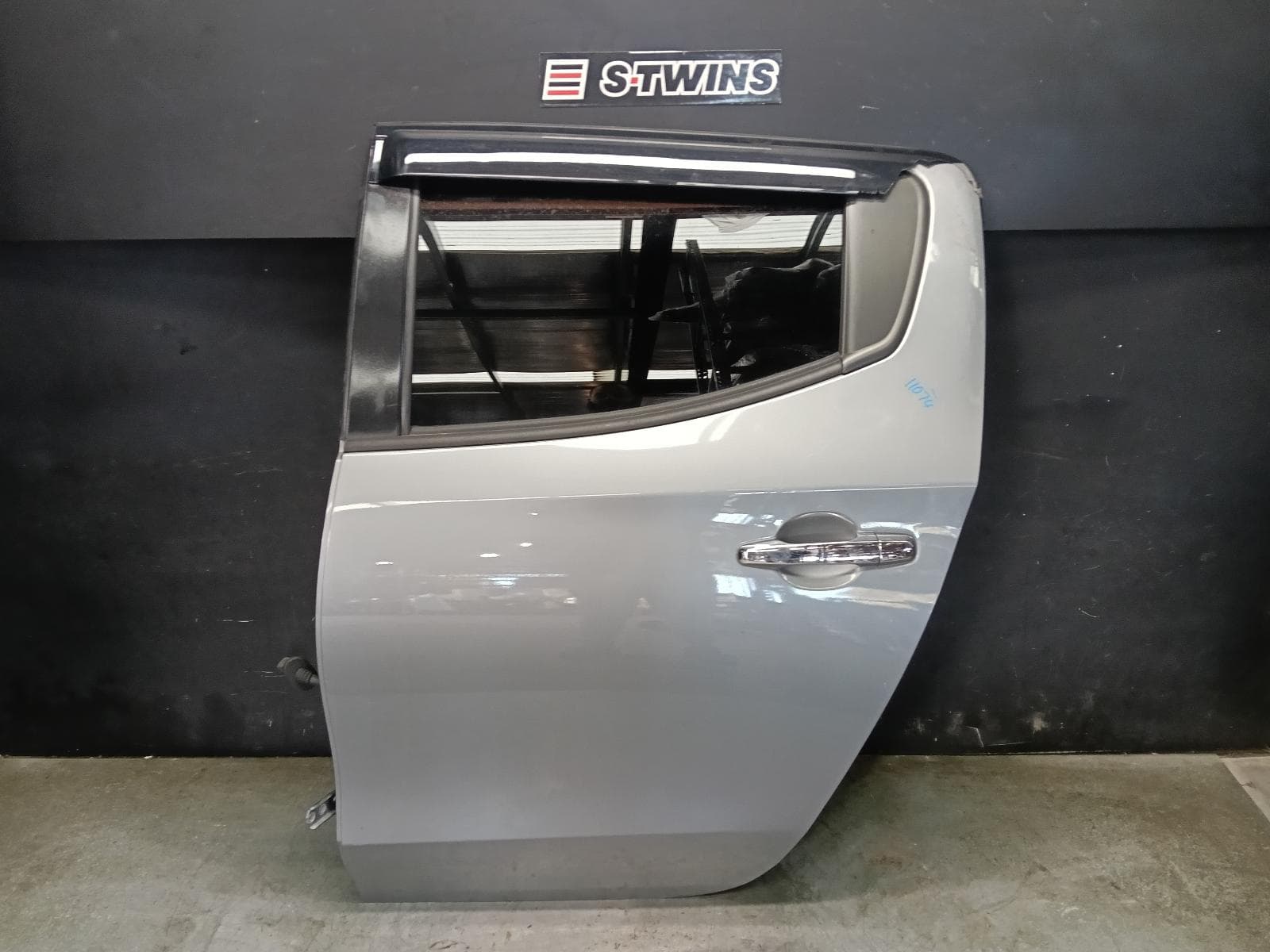 2018 MITSUBISHI TRITON LEFT REAR DOOR SLIDING MQ-MR, DUAL CAB, 03/15-10/23 0000418178