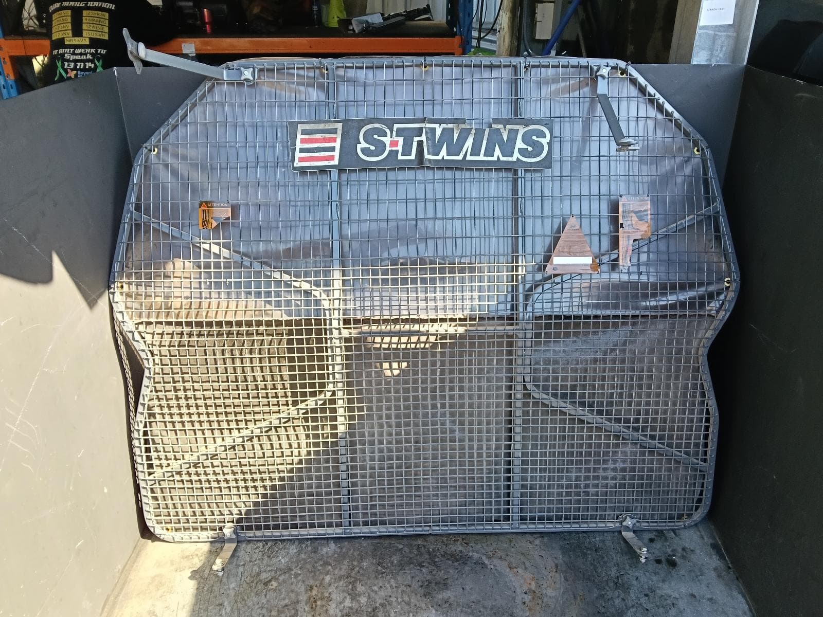 Used auto part listing image: 2020 HYUNDAI ILOAD/IMAX CARGO BARRIER BEHIND FRONT SEAT TYPE, TQ, 11/07-03/21 0000418043