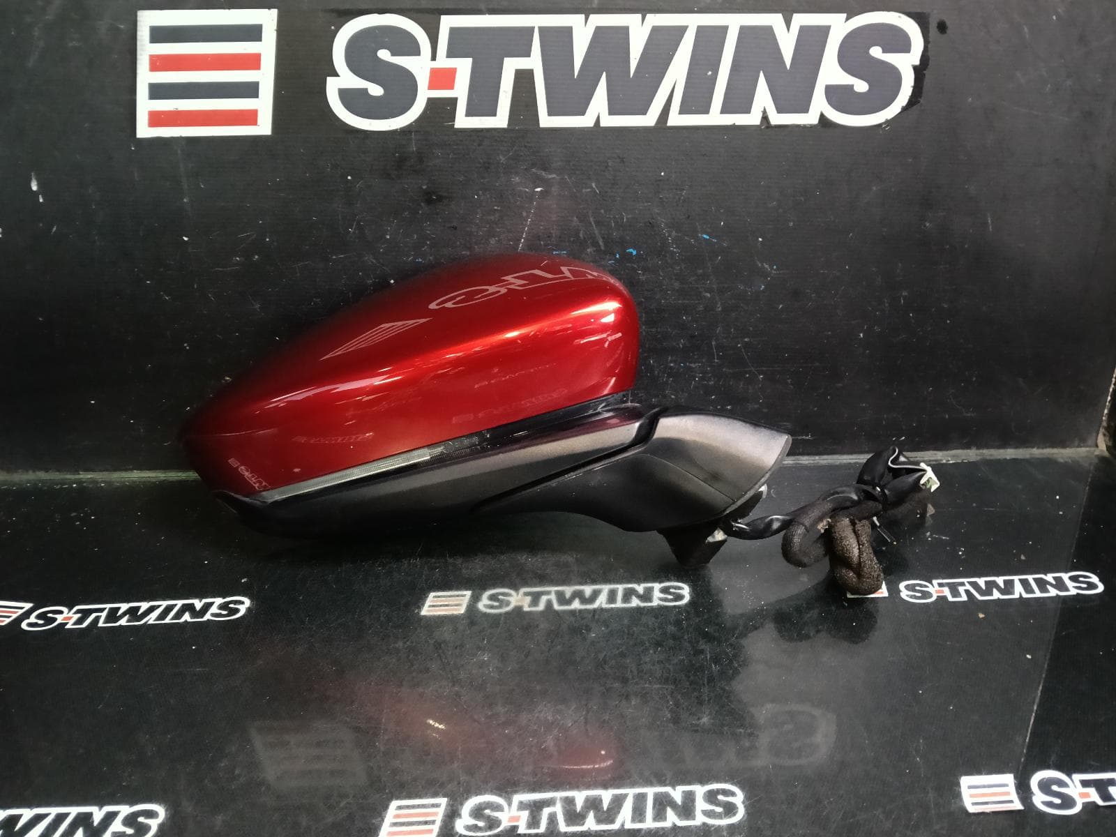 Used auto part listing image: 2019 MAZDA 3 RIGHT DOOR MIRROR BP, W/ AUTO POWER FOLD, NON AUTO DIM, NON HEATED, NON CAMERA TYPE, SEDAN, PURE/EVOLVE/TOURING/GSX/SP20/GTX, 03/19- 0000418145