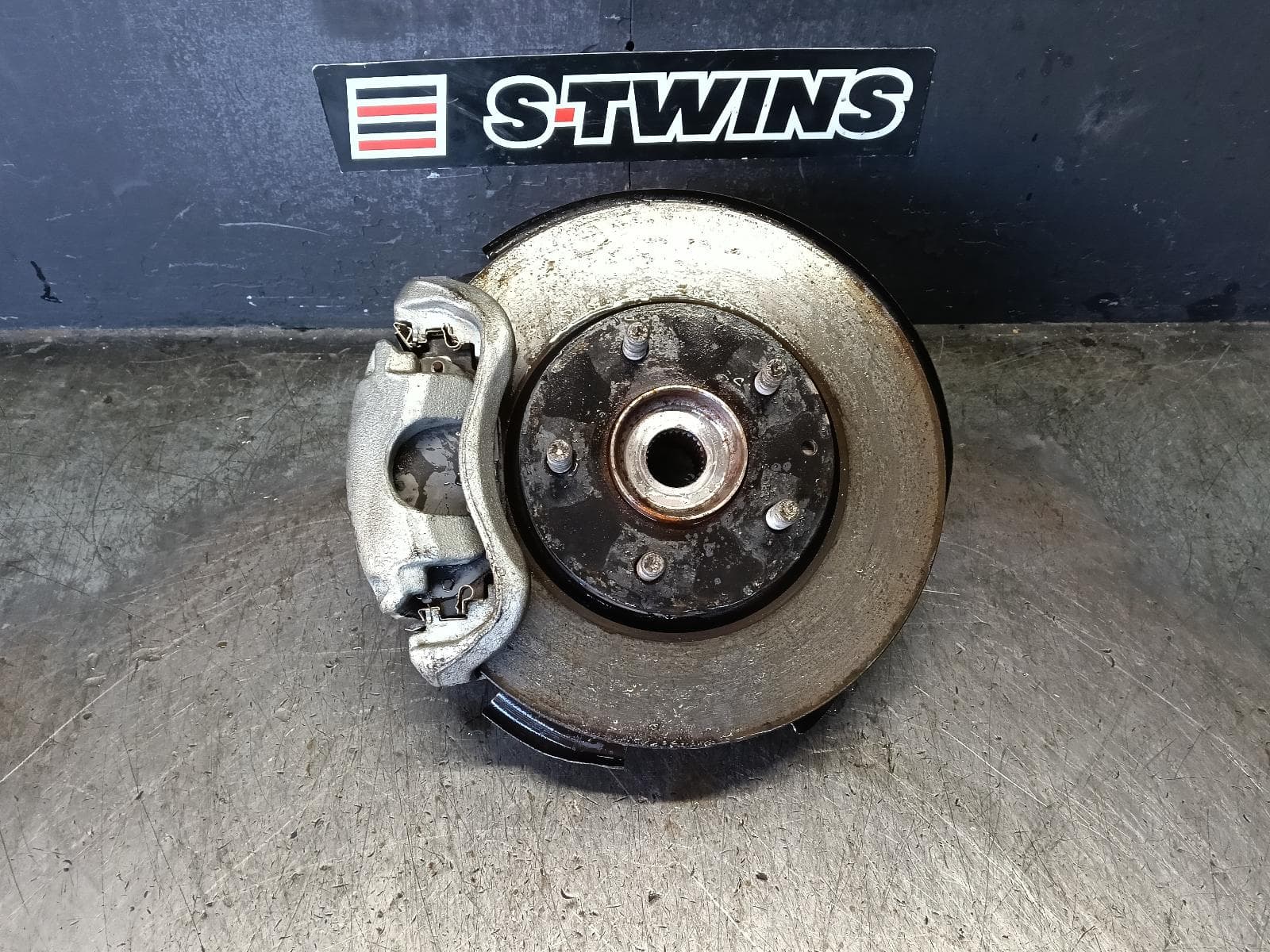 2019 MAZDA 3 LEFT FRONT HUB ASSEMBLY BP, 03/19- 0000418154