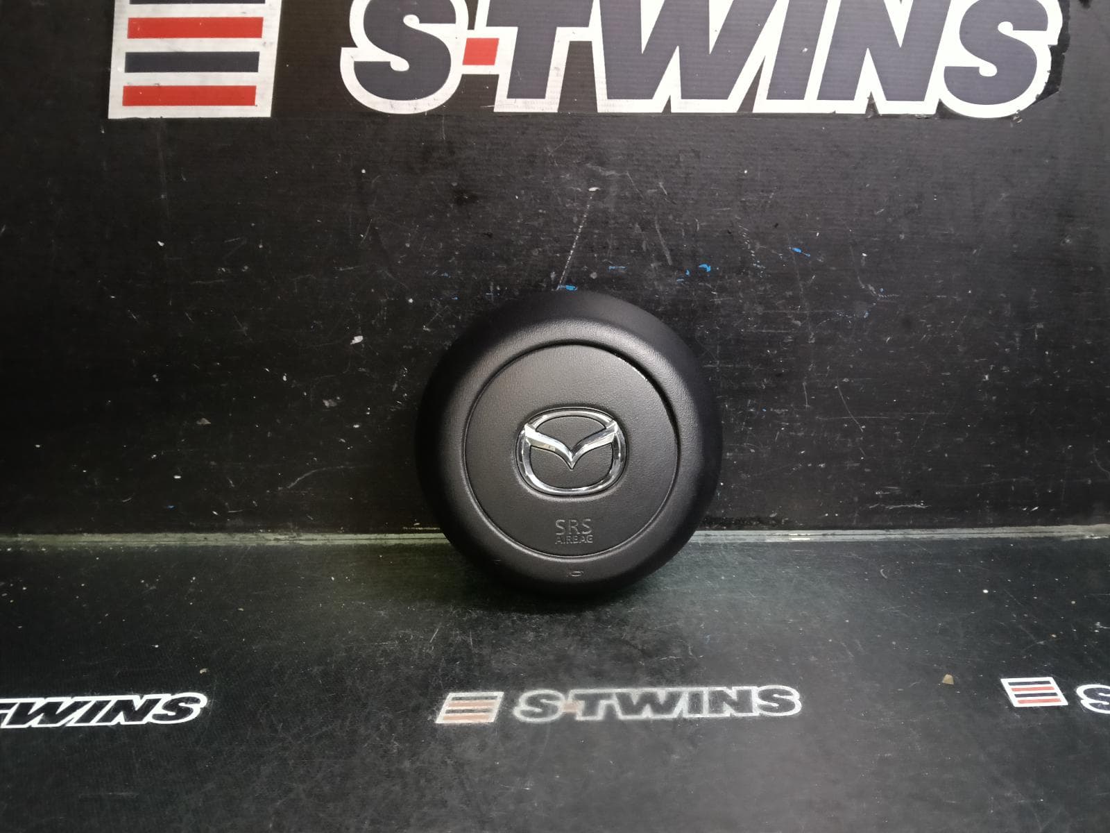 Used auto part listing image: 2019 MAZDA 3 RIGHT AIRBAG STEERING WHEEL, BP, SEDAN/HATCH, 03/19- 0000418165