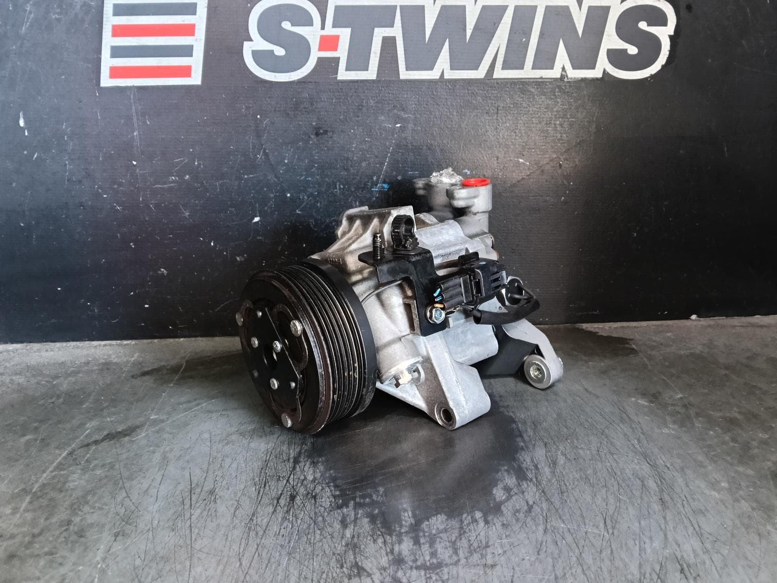 Used auto part listing image: 2015 SUBARU FORESTER A C COMPRESSOR SJ, 2.0, EE20, DIESEL, VALEO, TWIN EGR (EE20ZV), 11/14-08/18 0000418017