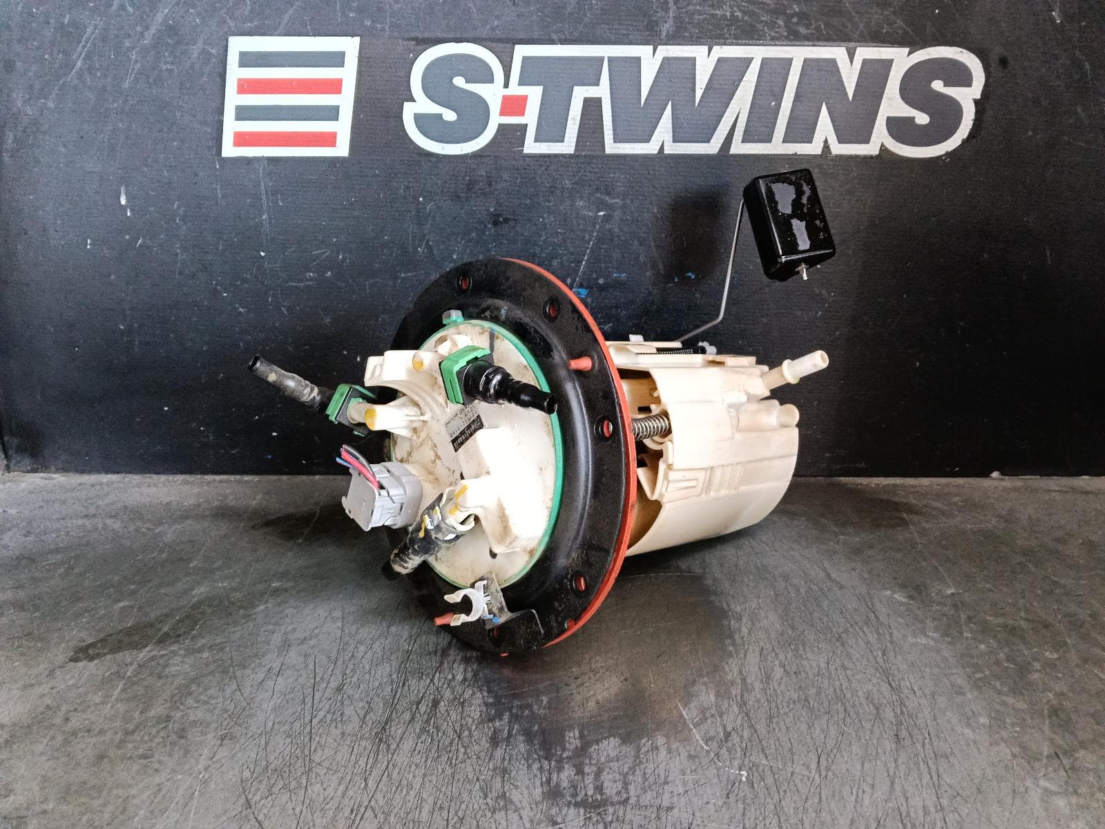 Used auto part listing image: 2015 SUBARU FORESTER FUEL PUMP DIESEL, 2.0, EE20, SJ, 12/12-08/18 0000418022