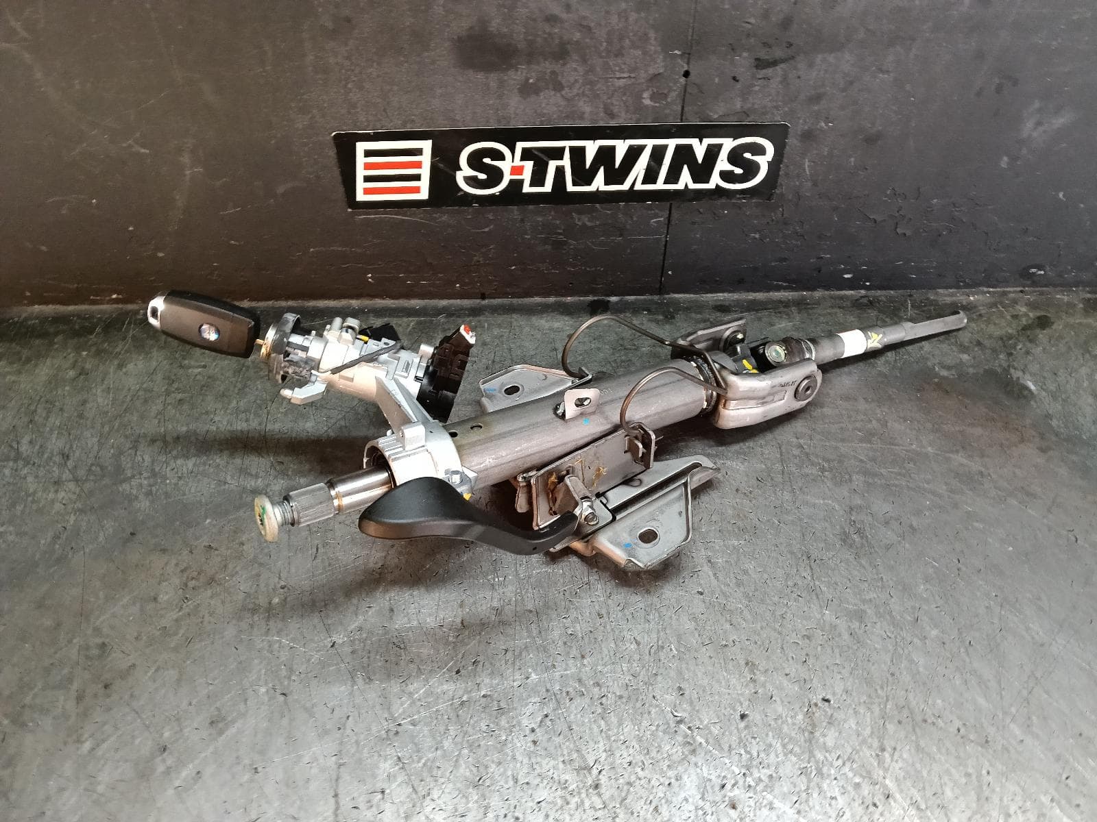 2013 HOLDEN BARINA STEERING COLUMN TM, STANDARD TYPE, 09/11-12/18 0000418010