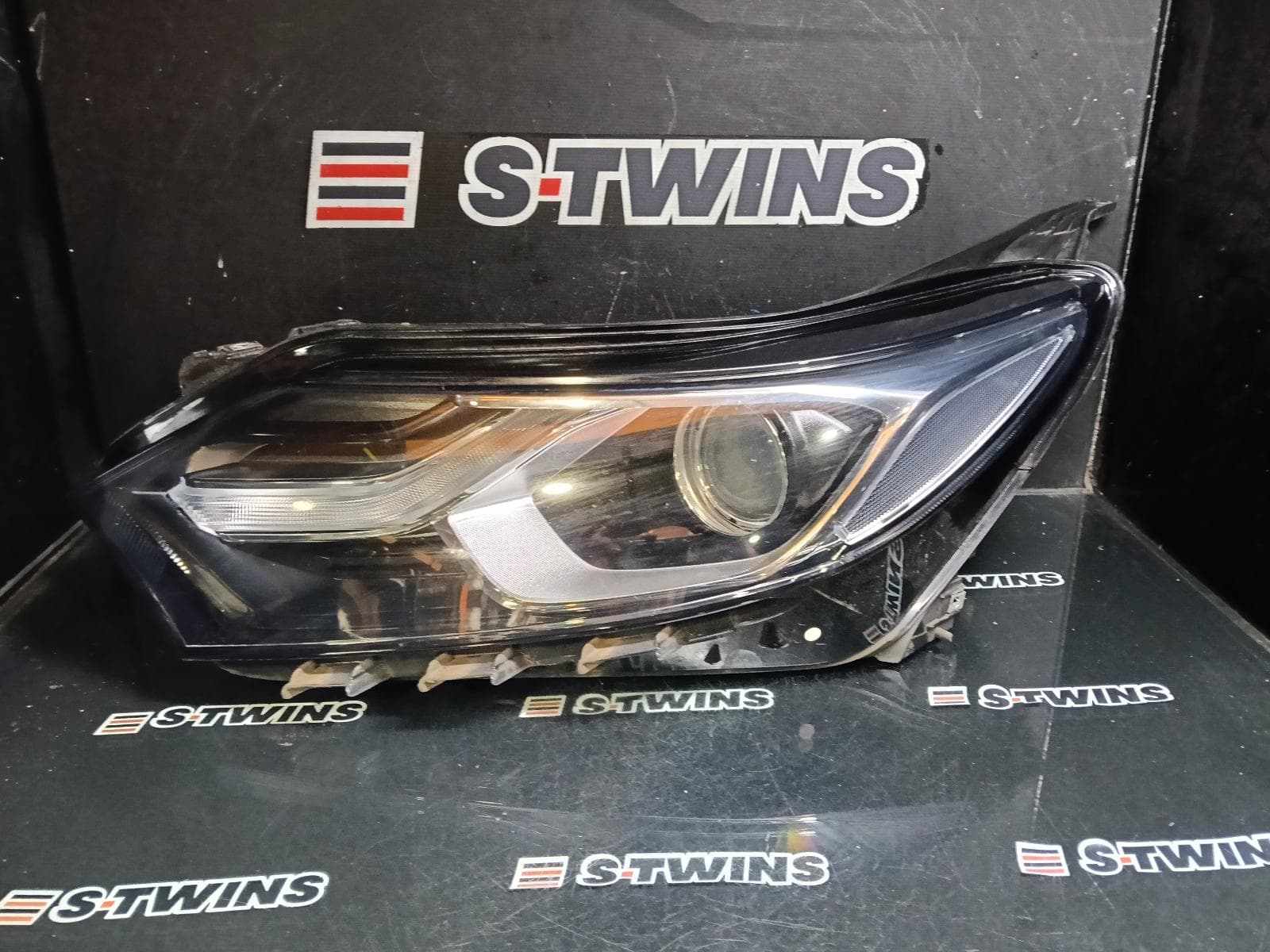 2019 HOLDEN EQUINOX LEFT HEADLAMP EQ, LS+, HALOGEN TYPE (W/ AUTO HIGH BEAM), 09/17-12/20 0000418282