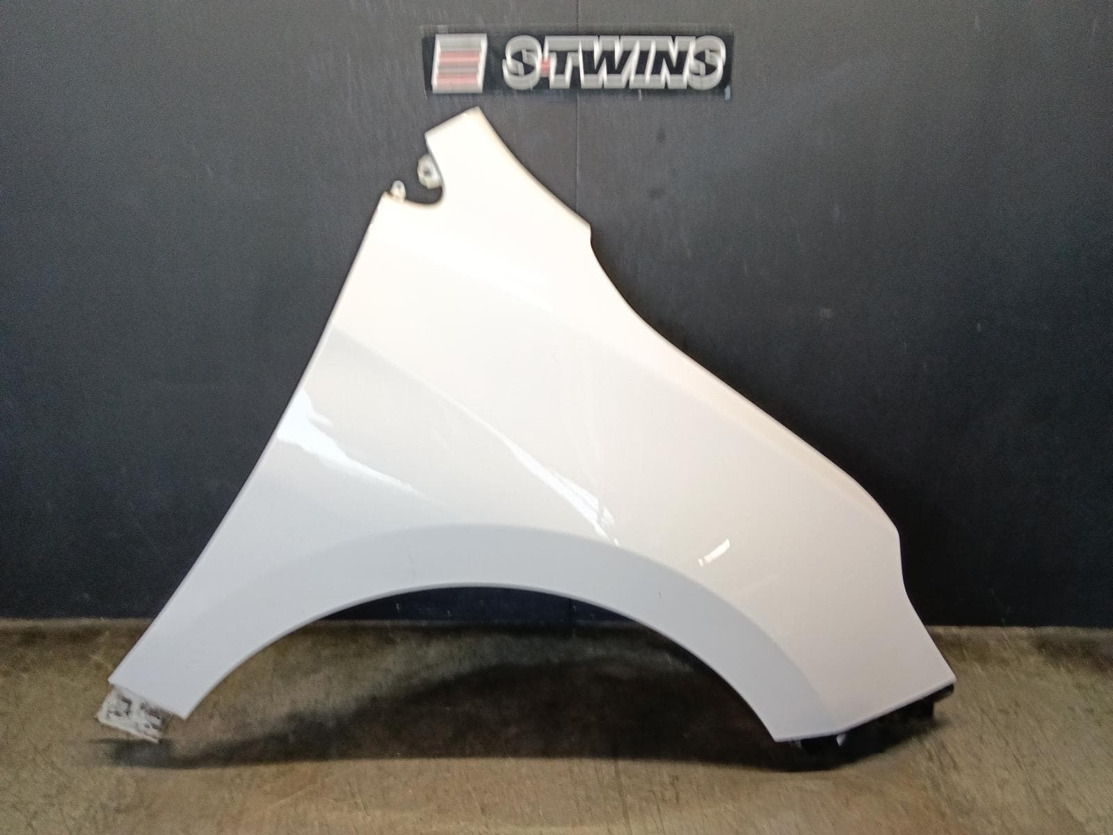 Used auto part listing image: 2019 HOLDEN EQUINOX RIGHT GUARD EQ, 09/17-12/20 0000418274