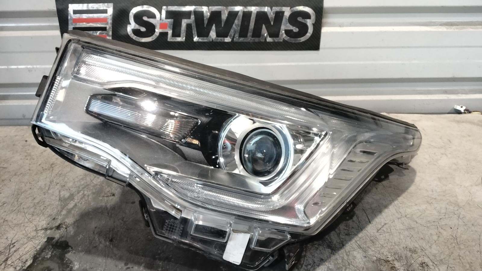 2018 HOLDEN ACADIA LEFT HEADLAMP AC, HID TYPE, 08/18- 0000413980
