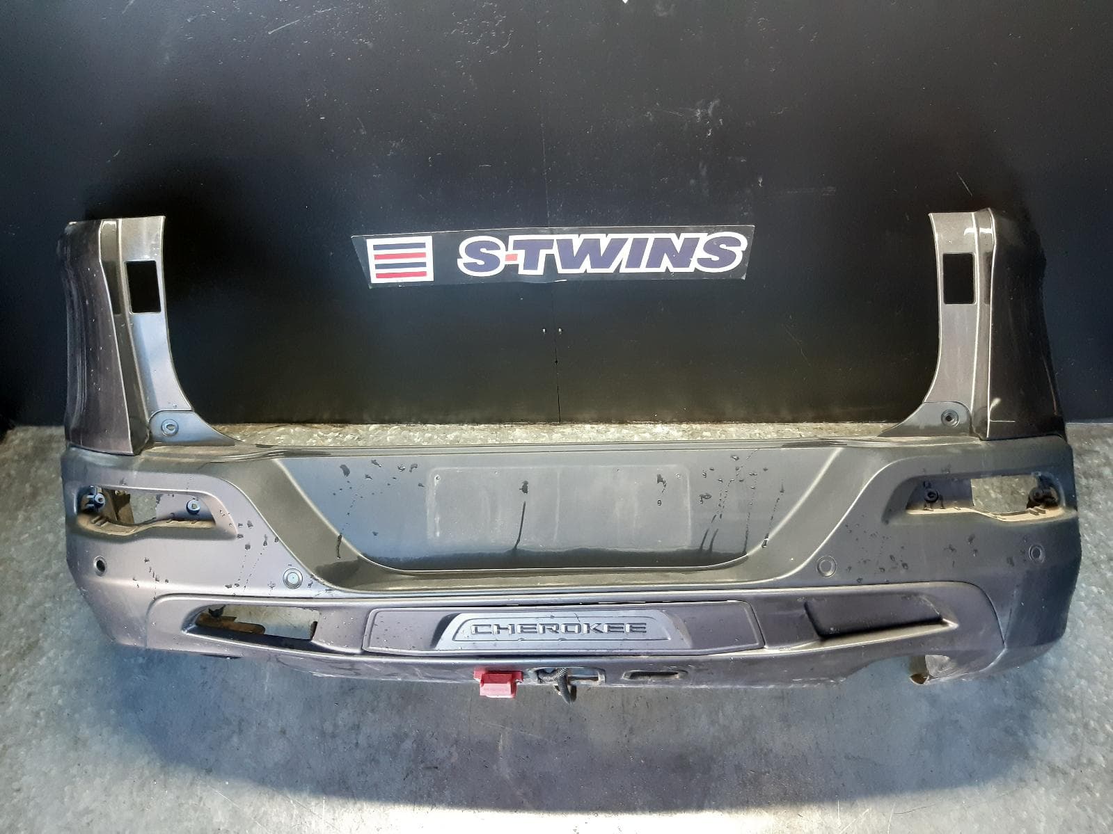 2015 JEEP CHEROKEE REAR BUMPER KL, BUMPER BAR (3 PIECE), TRAILHAWK, W/ PARK SENSOR TYPE, 02/14-03/18 0000128026