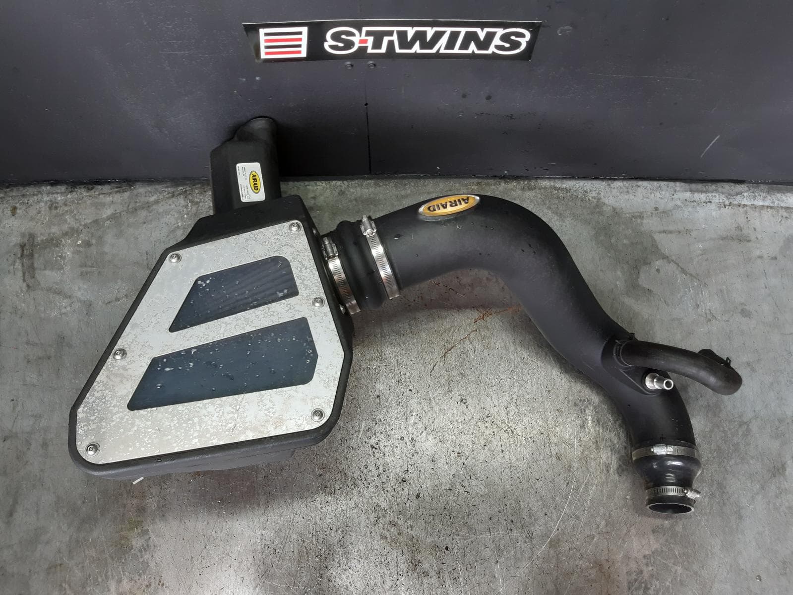 Used auto part listing image: 2017 FORD MUSTANG AIR CLEANER BOX AIR CLEANER, FM, 2.3, PETROL, 08/15-10/17 0000246700