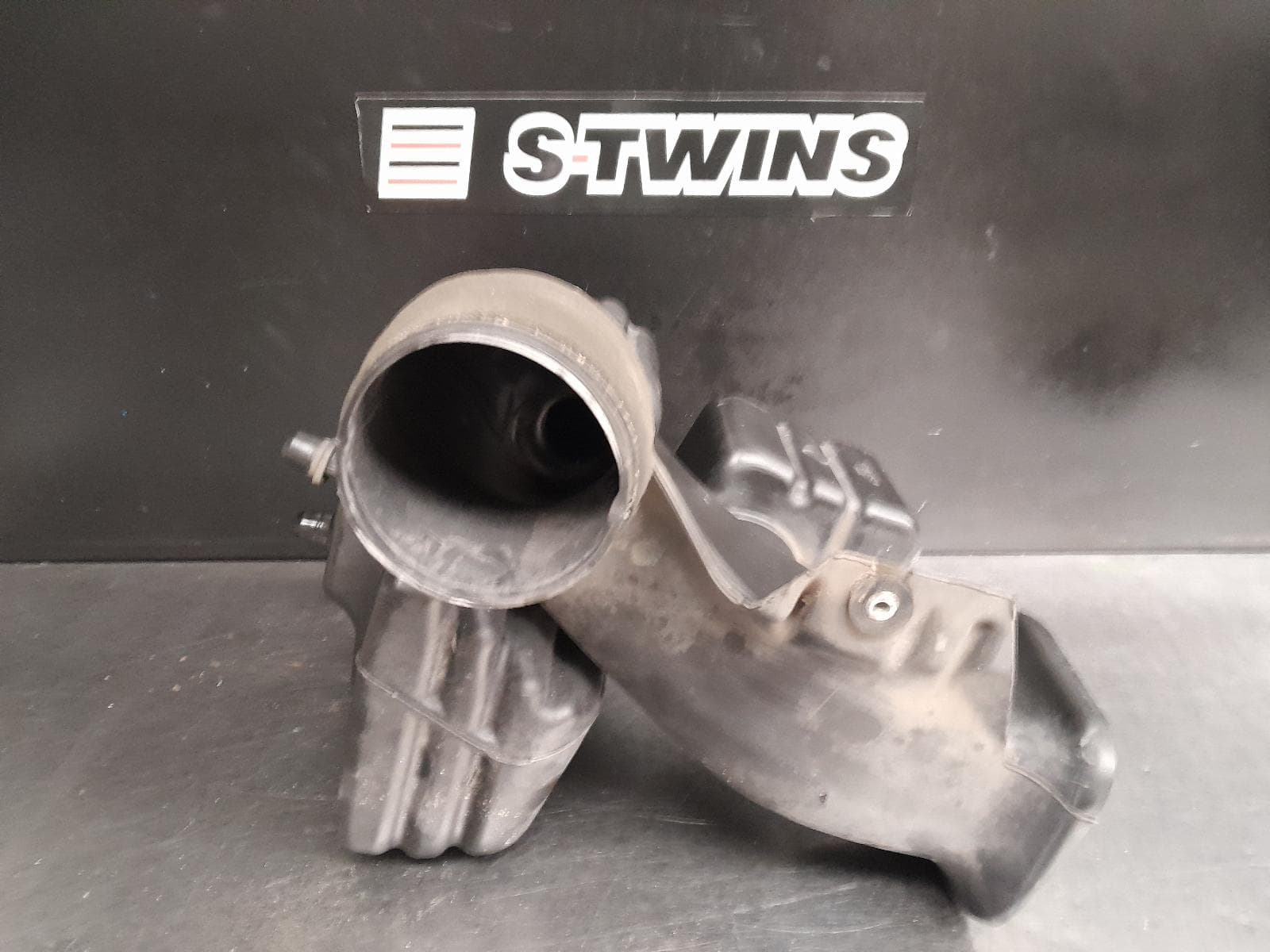 2008 CHRYSLER 300C AIR CLEANER BOX AIR RESONATOR, 5.7, PETROL, 11/05-12/09 0000280505
