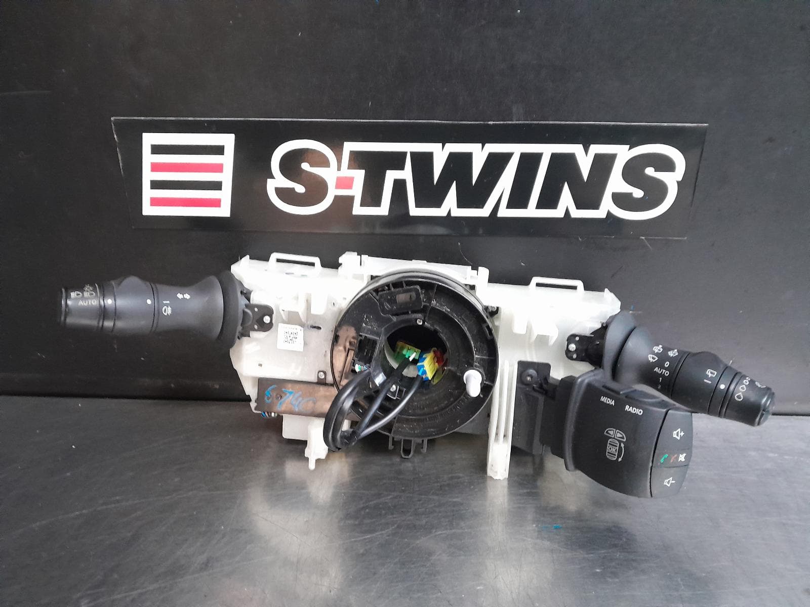 2014 RENAULT MEGANE COMBINATION SWITCH ASSY, 3DR HATCH, P/N 255670042R, D95, 11/10-05/16 0000267221