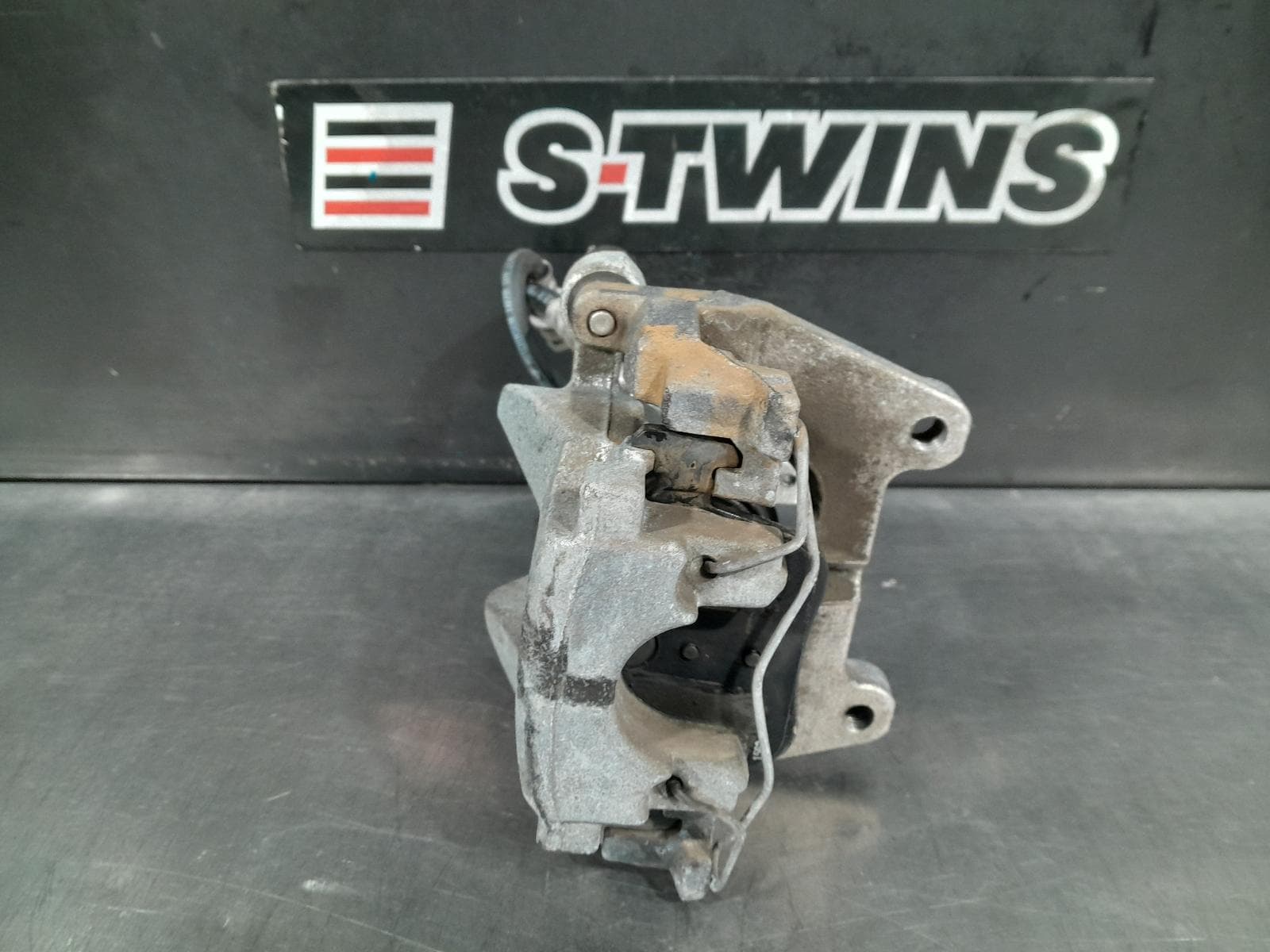 2017 JAGUAR XE CALIPER LH REAR, PETROL, 2.0, GREY COLOUR TYPE, X760, 05/15- 0000294850