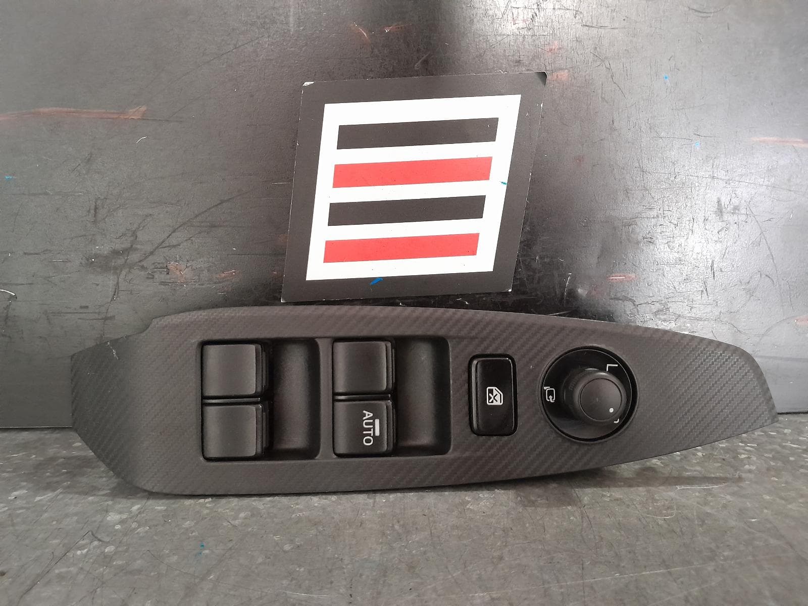 Used auto part listing image: 2016 MAZDA CX5 PWR DR WIND SWITCH RH FRONT (MASTER SWITCH), W/ POWER FOLD TYPE, W/ BLACK INSERT, KE, 11/14-12/16 0000367881