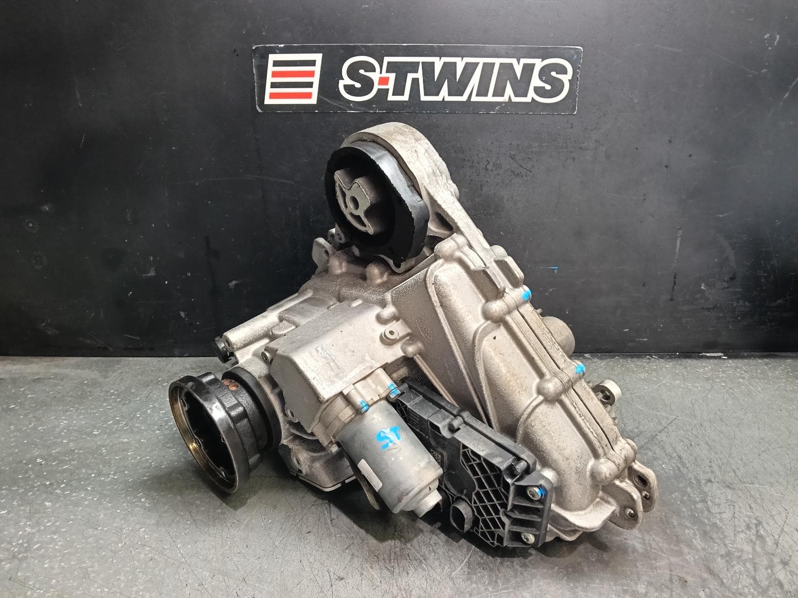 2018 LAND ROVER RANGEROVER VELAR TRANSFER CASE L560, 05/17- 0000418401