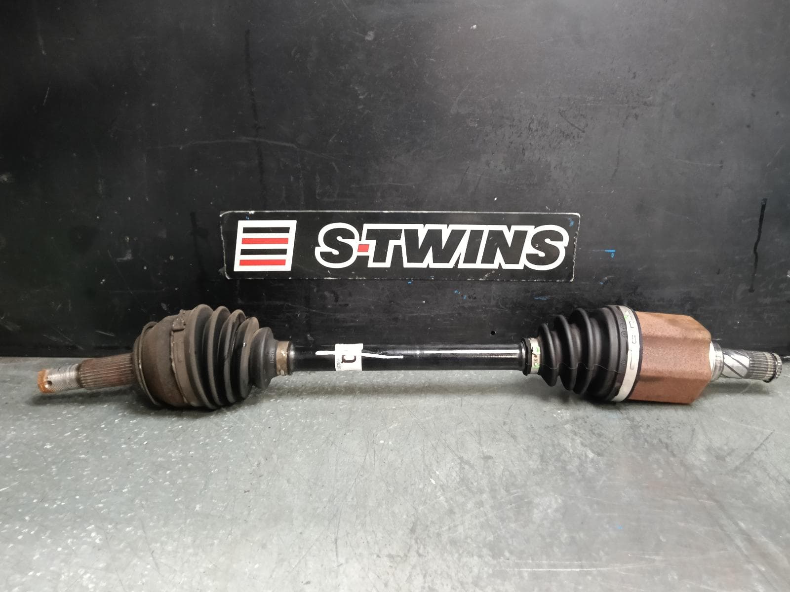 Used auto part listing image: 2018 NISSAN QASHQAI LEFT DRIVESHAFT AUTO T/M, PETROL, 2.0, J11, 12/13-07/21 0000418369