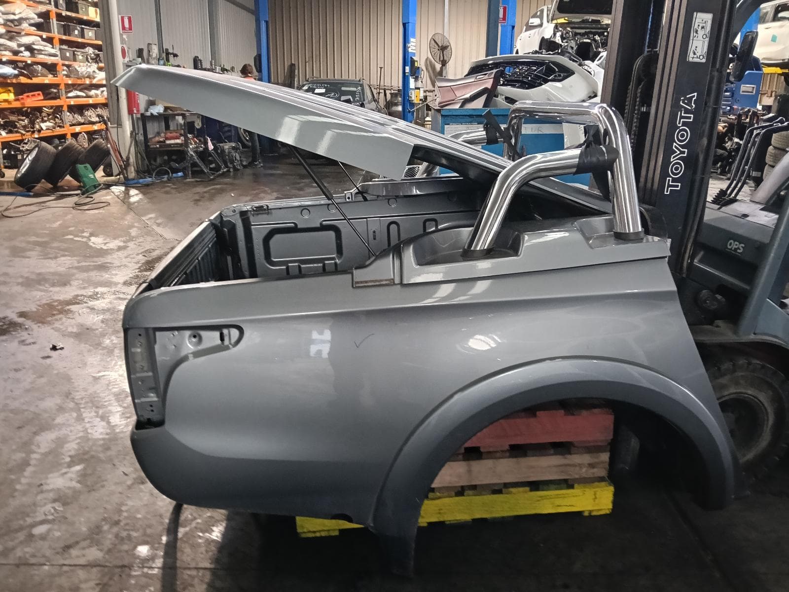 2018 MITSUBISHI TRITON TONNEAU COVER TONNEAU COVER-HARD, MQ-MR, DUAL CAB, 03/15-10/23 0000418198