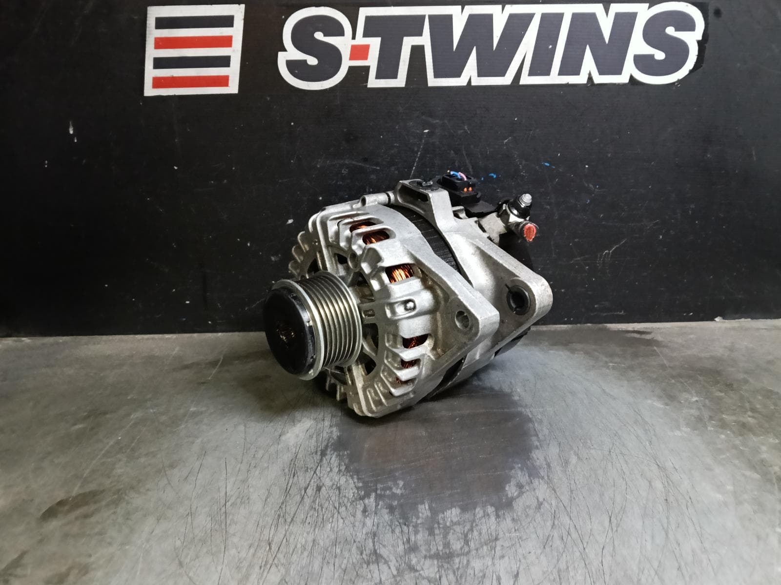 Used auto part listing image: 2020 HYUNDAI ILOAD/IMAX ALTERNATOR DIESEL, 2.5, TURBO, TQ, 3 PIN TYPE, 11/12-03/21 0000418511