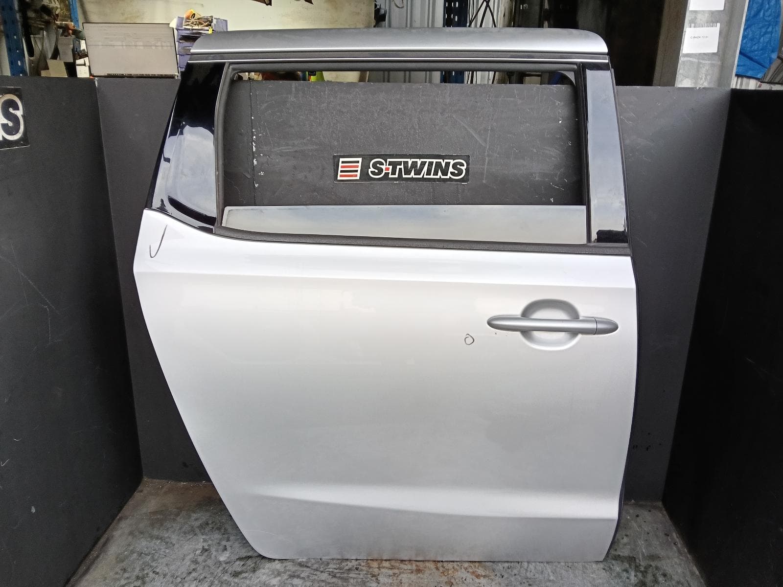 2016 KIA CARNIVAL/GRAND CARNIVAL RIGHT REAR DOOR SLIDING YP, POWER SLIDING TYPE, 12/14-10/20 0000418497