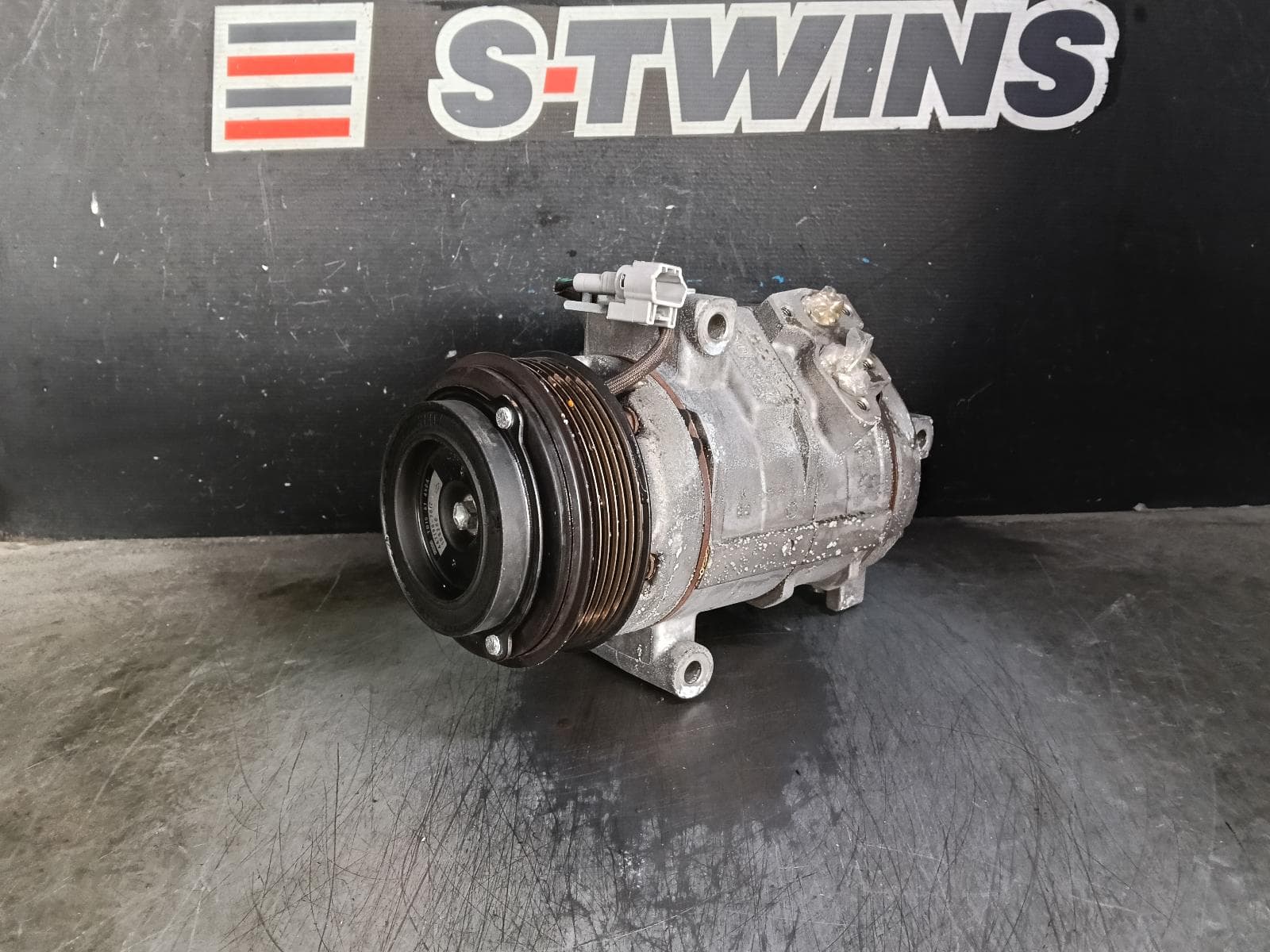 Used auto part listing image: 2013 MAZDA CX9 A C COMPRESSOR TB, 12/07-12/15 0000418211