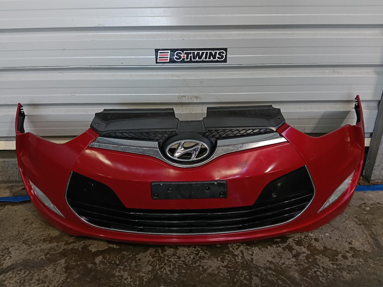 Used auto part listing image: 2016 HYUNDAI VELOSTER FRONT BUMPER FS, NON TURBO TYPE, 10/11-02/18 0000418245