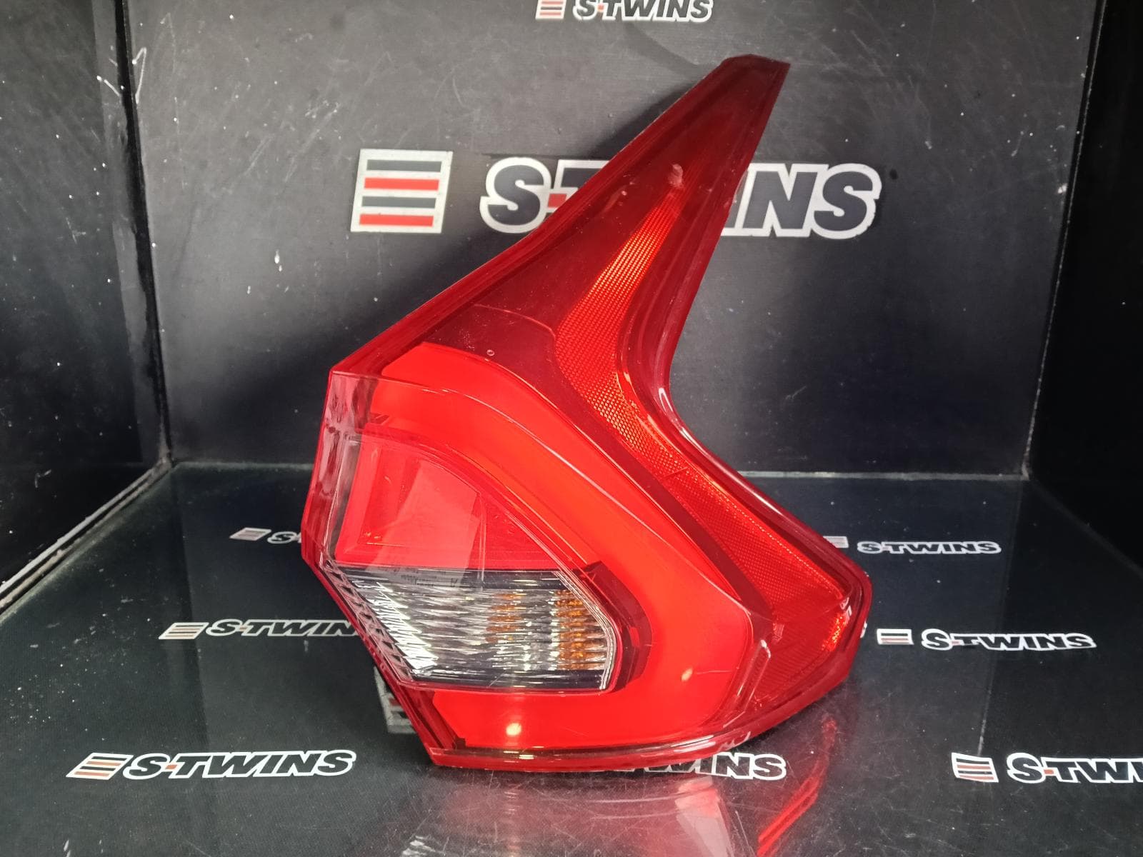 Used auto part listing image: 2019 MITSUBISHI ECLIPSE CROSS RIGHT TAILLIGHT YA, IN BODY, W/ HALOGEN TYPE, 11/17-09/20 0000418383