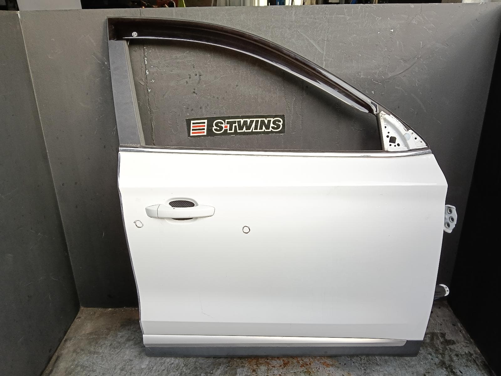 Used auto part listing image: 2021 MG ZS RIGHT FRONT DOOR AZS1, 09/17-06/25 0000418267
