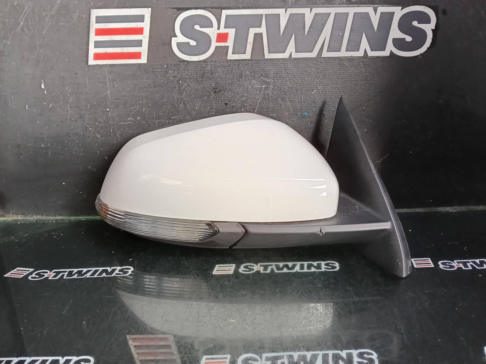 2021 MG ZS RIGHT DOOR MIRROR W/ POWER, HEATED, NON CAMERA, NON BLIND SPOT TYPE, COLOUR CODED, AZS1, 09/17- 0000418380