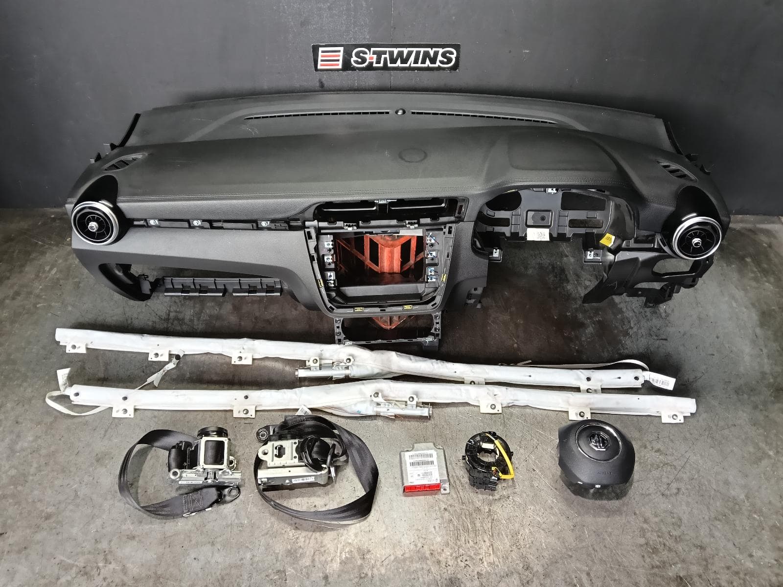 Used auto part listing image: 2021 MG ZS AIRBAG ASSEMBLY AZS1, ZS, 09/17- 0000418311