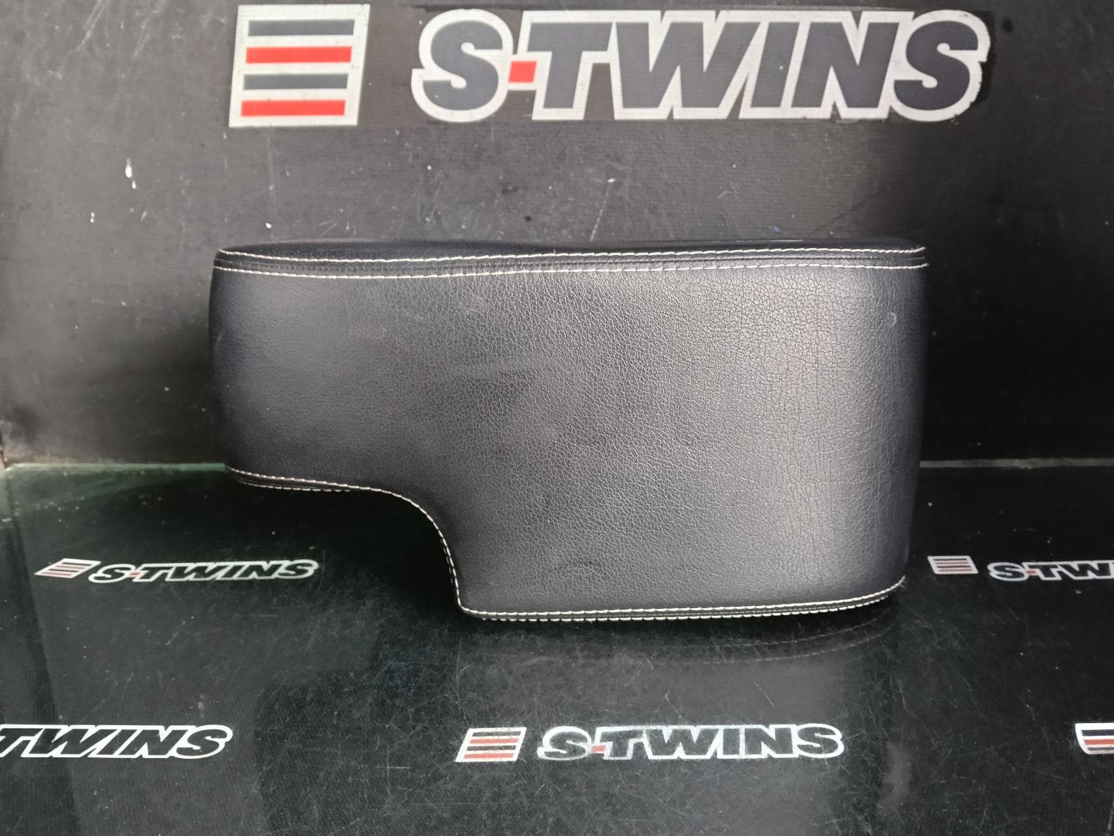 Used auto part listing image: 2021 MG ZS CONSOLE AZS1, W/ LID TYPE, 09/17- 0000418381
