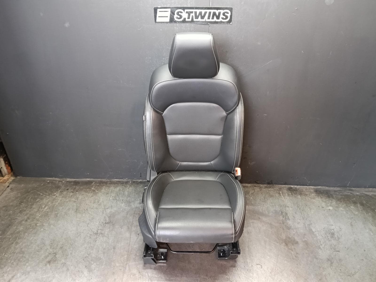 Used auto part listing image: 2021 MG ZS FRONT SEAT AZS1, RH SIDE, NON ELECTRIC TYPE, 09/17- 0000418304