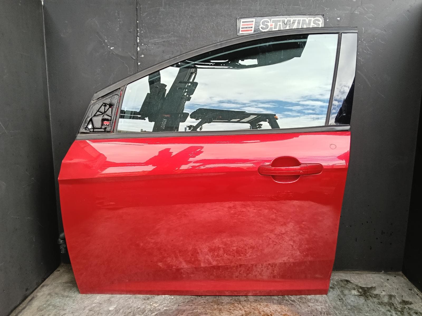 2017 FORD FOCUS LEFT FRONT DOOR LZ, HATCH/SEDAN, VIN MPB, TREND/SPORT/TITANIUM, 07/15-11/18 0000418394
