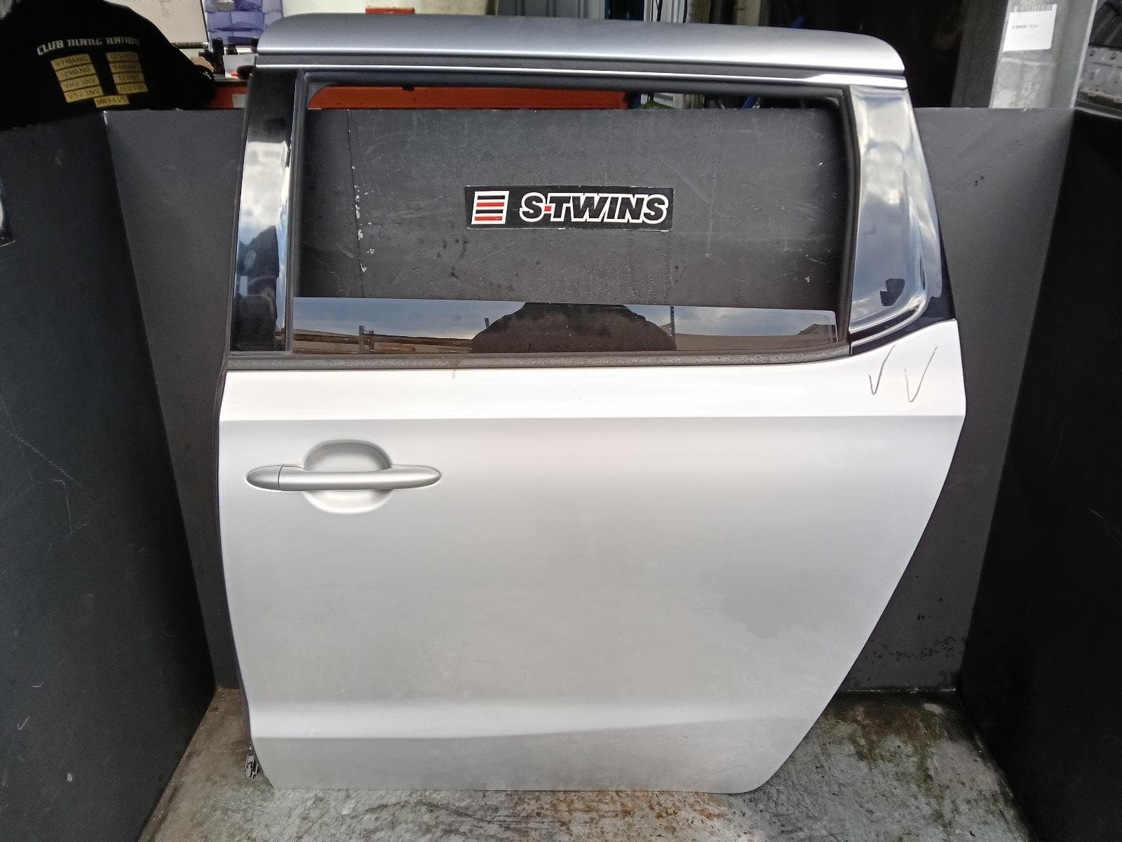 2016 KIA CARNIVAL/GRAND CARNIVAL LEFT REAR DOOR SLIDING YP, POWER SLIDING TYPE, 12/14-10/20 0000418496