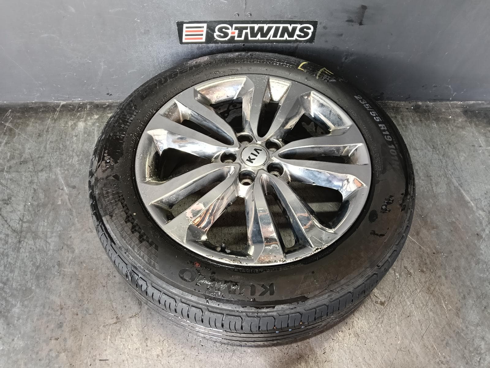 2016 KIA CARNIVAL/GRAND CARNIVAL WHEEL MAG FACTORY, 5 DUAL SPOKE, SILVER CHROME, 19X7.5IN, YP, 12/14-10/20 0000418596