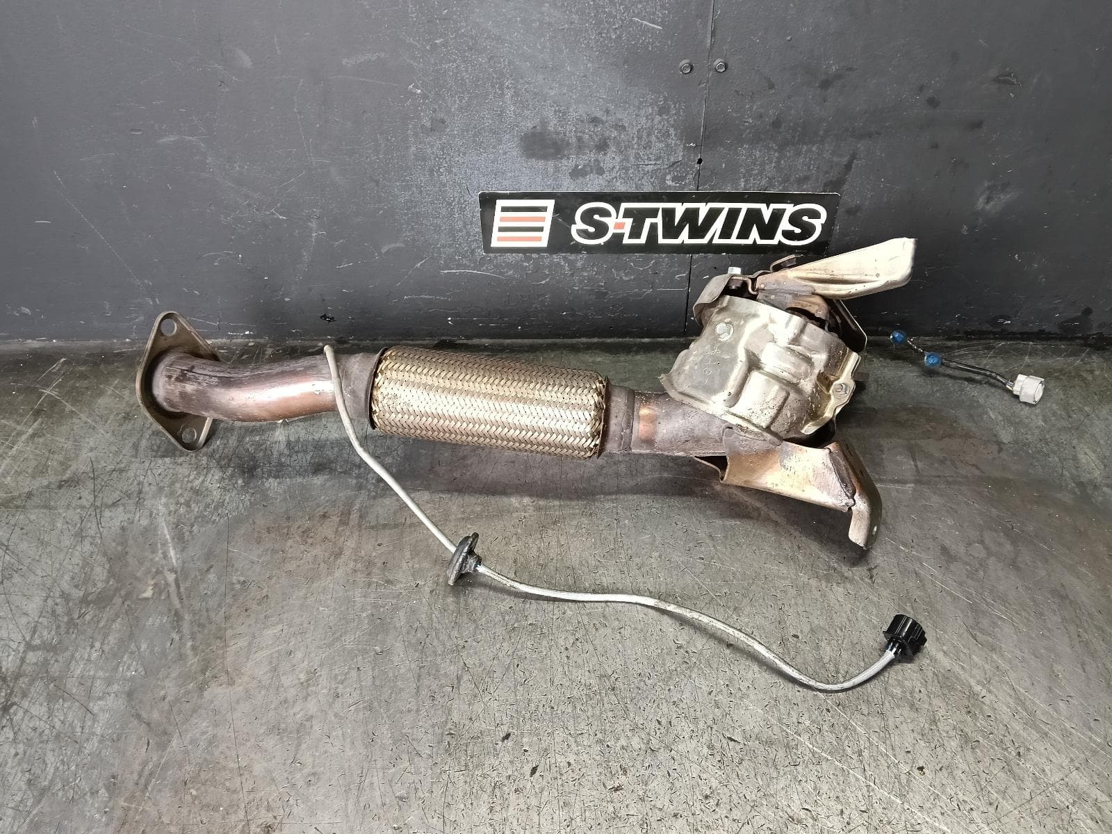 Used auto part listing image: 2019 MITSUBISHI ECLIPSE CROSS CATALYTIC CONVERTER DOWNPIPE-CAT TYPE, 1.5, PETROL, YA-YB, 11/17- 0000418542